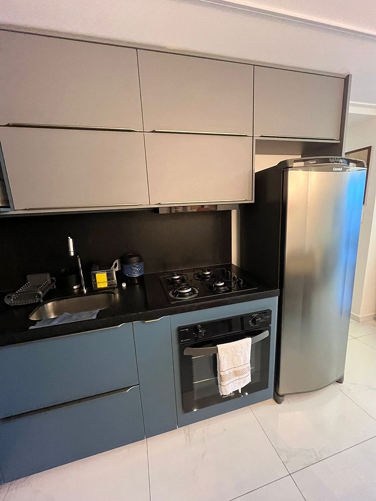 Flat elegante em área nobre e central em Tambau
