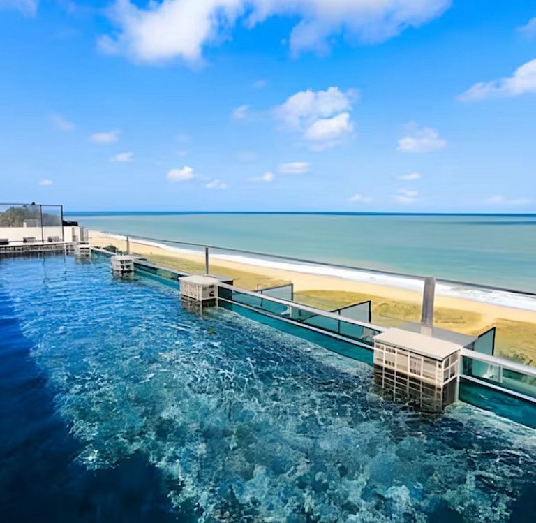 Flat pe na areia com piscina