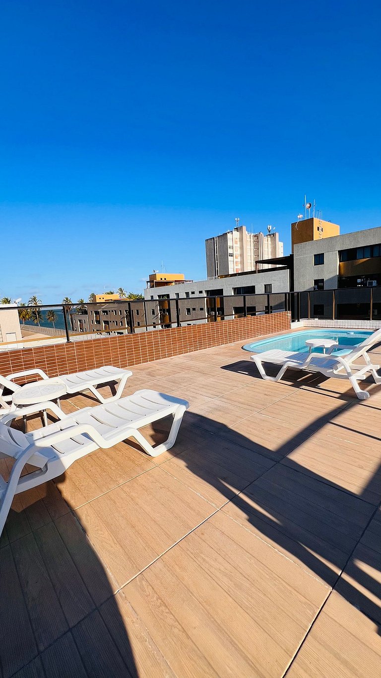 Flat em Cabo Branco a Passos da Praia - Completo