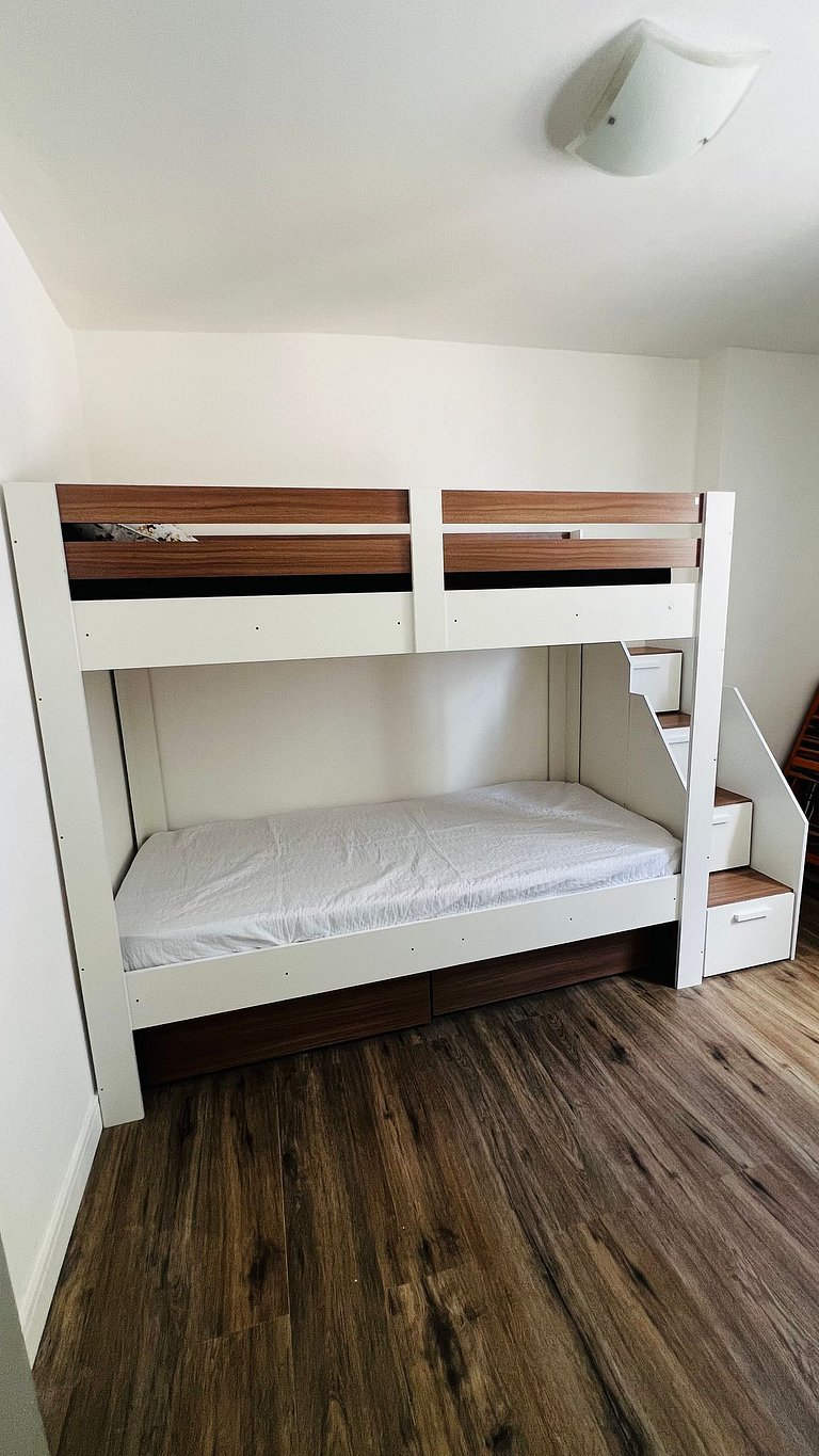 Ap Completo com 2q + Cozinha - Próximo da Praia