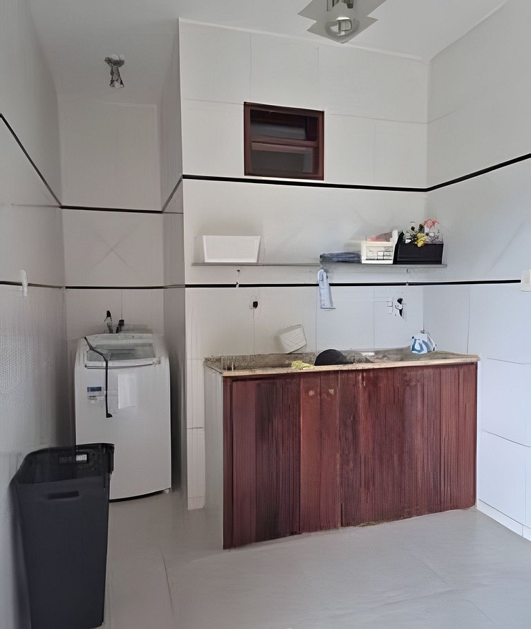 Casa completa com 5 quartos próx ao mar.