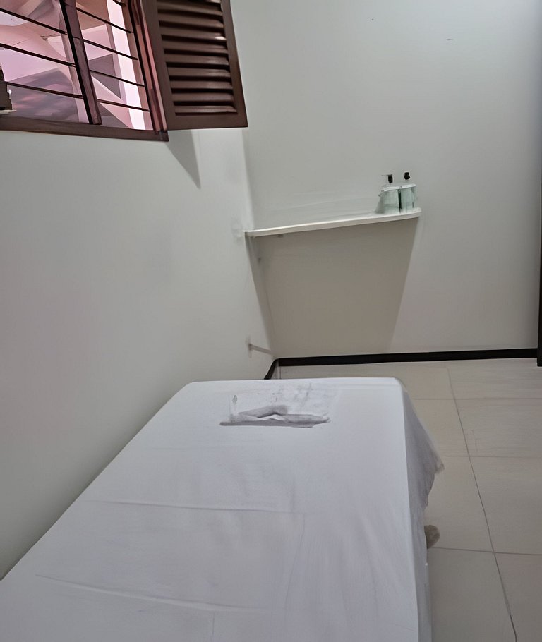 Casa completa com 5 quartos próx ao mar.