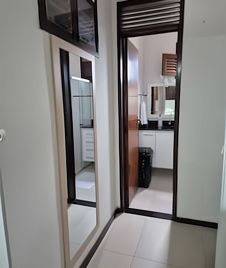 Casa completa com 5 quartos próx ao mar.
