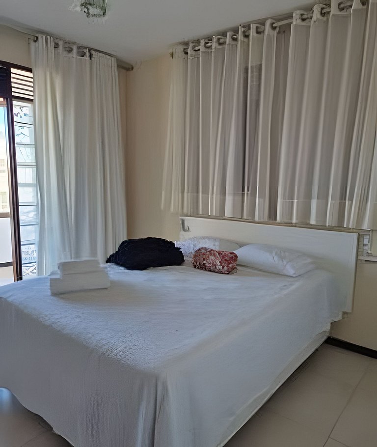 Casa completa com 5 quartos próx ao mar.
